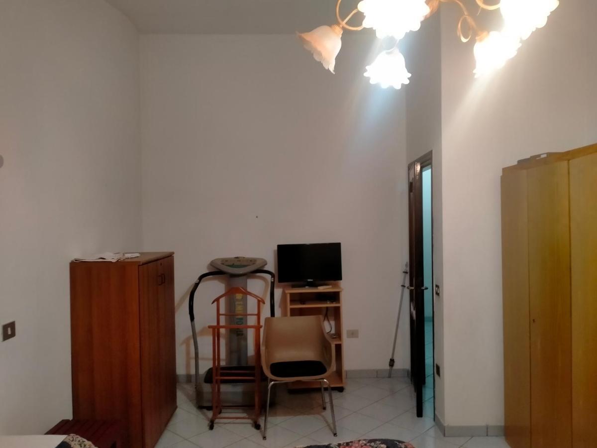 Appartamento Santa Giusta Extérieur photo