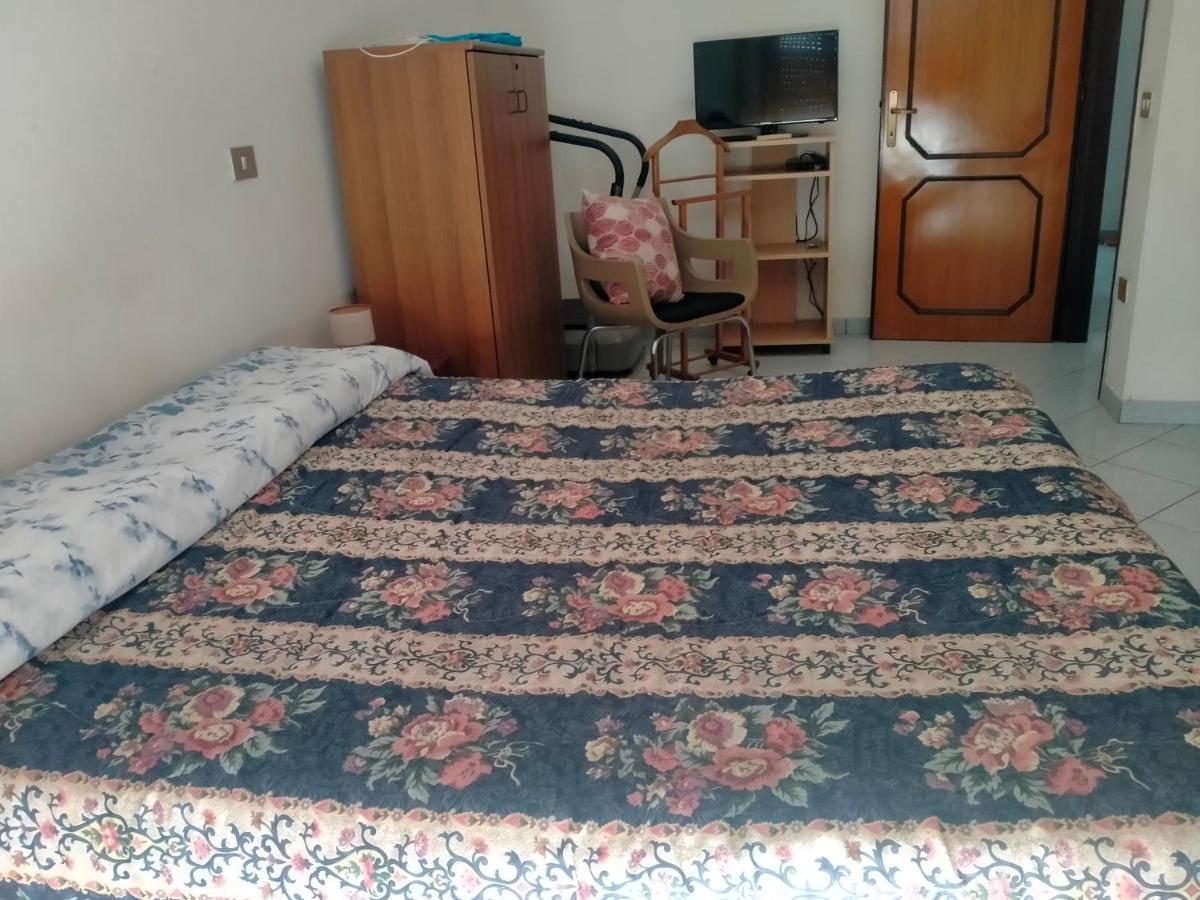 Appartamento Santa Giusta Extérieur photo