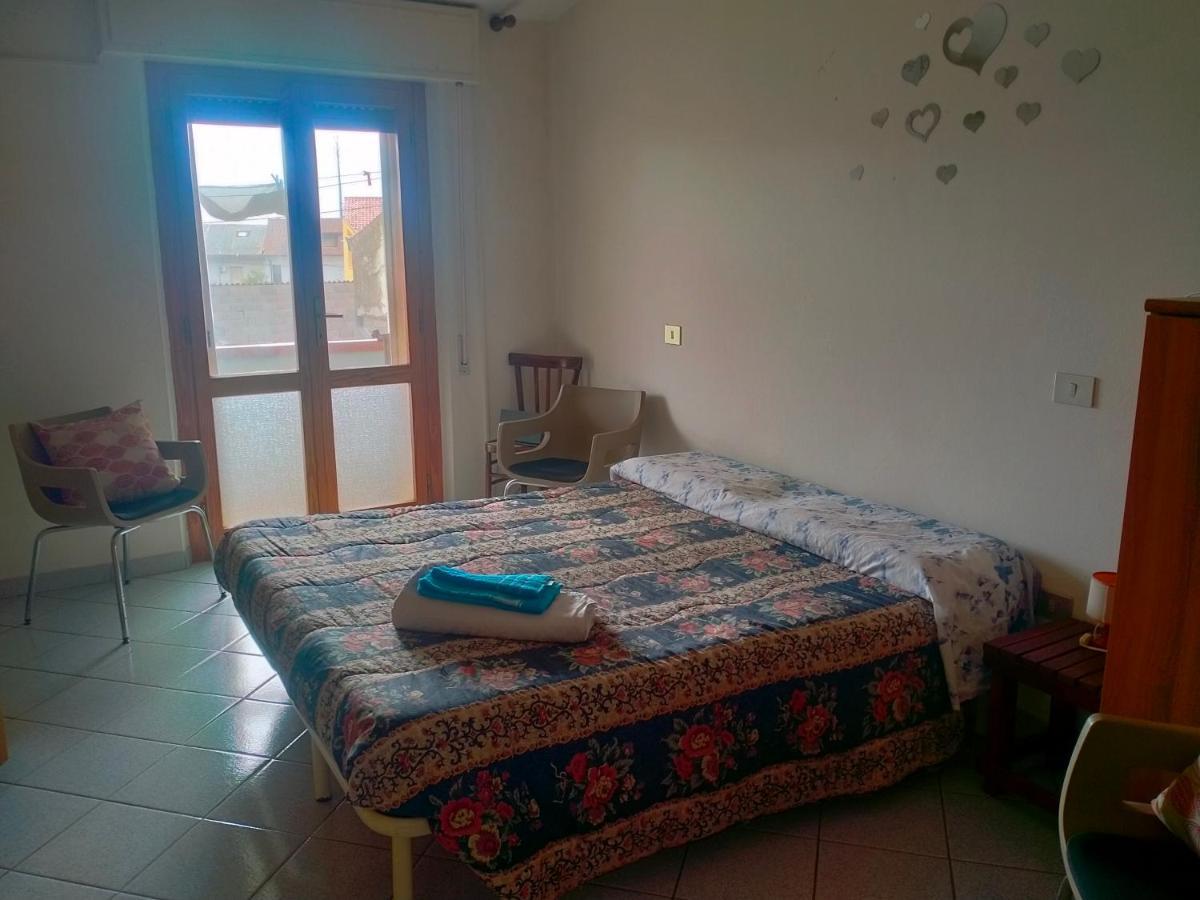 Appartamento Santa Giusta Extérieur photo